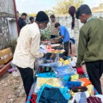 वस्त्र वितरण